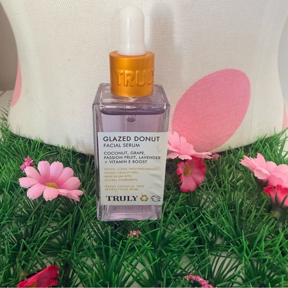 Truly Glazed Donut Facial Serum - Picture 1 of 2
